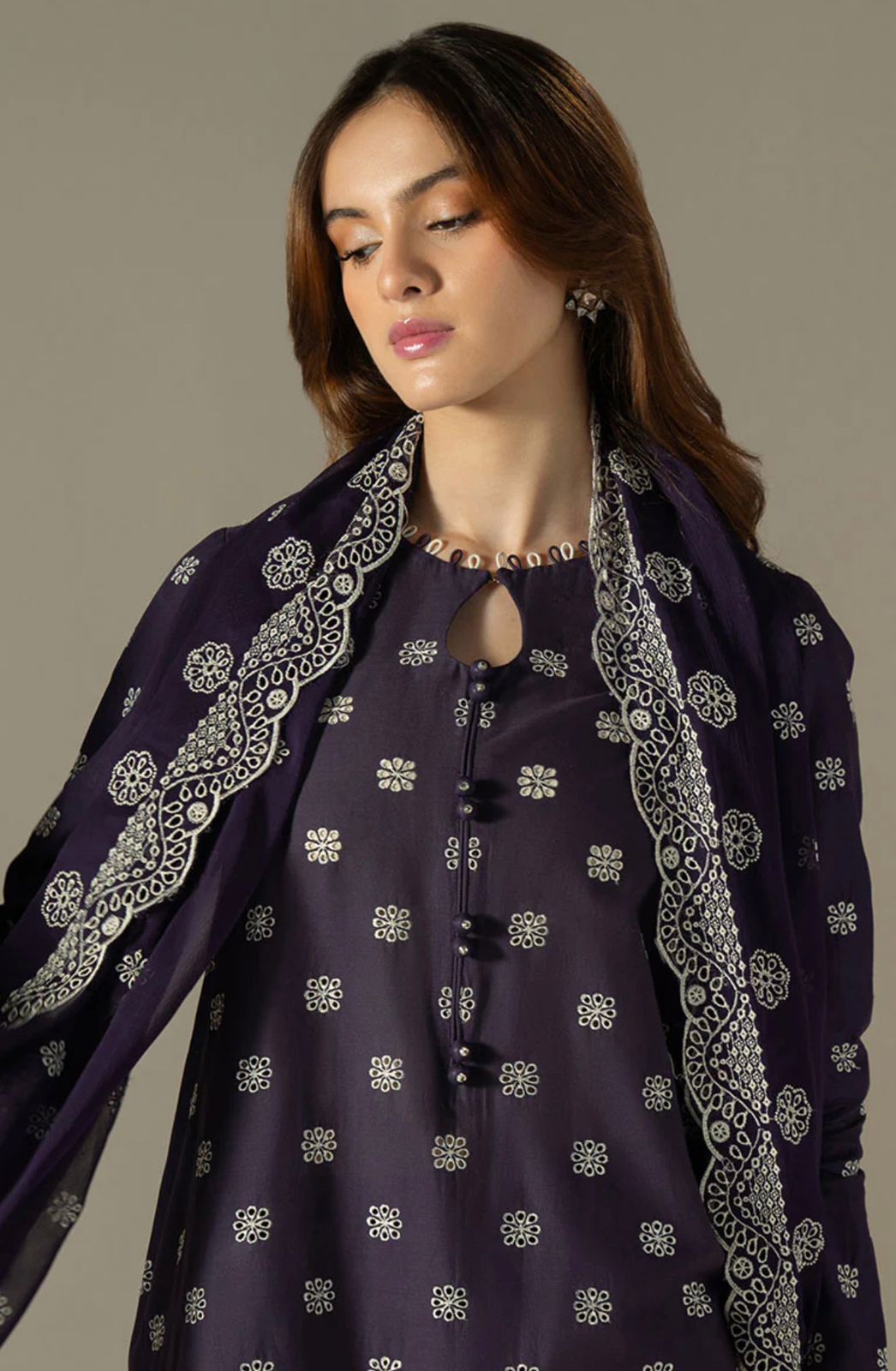 3Pc Lawn Embroidery Suit
